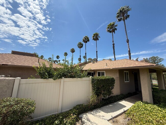 Photo - Charming 2 Bedroom Condo for Rent in Newhall!