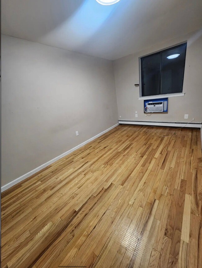 Photo - 92-35 53rd Ave