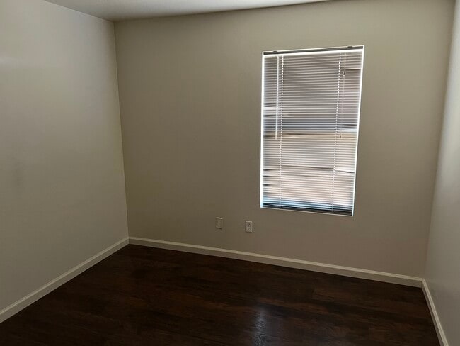 Photo - 1253 Lullabrooke Ct