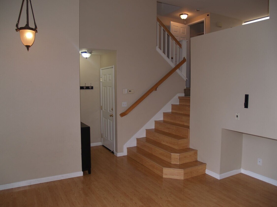 East Dublin Townhome in Great Location! - East Dublin Townhome in Great Location!