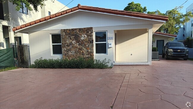 Building Photo - 2620 SW 17th St Rental
