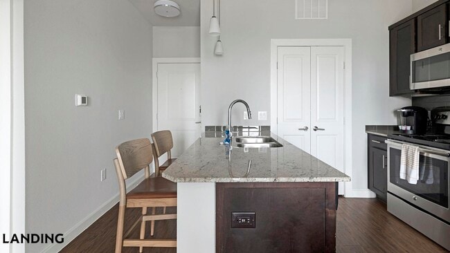 Photo - 4300 Cromwell Dr Unidad 1212