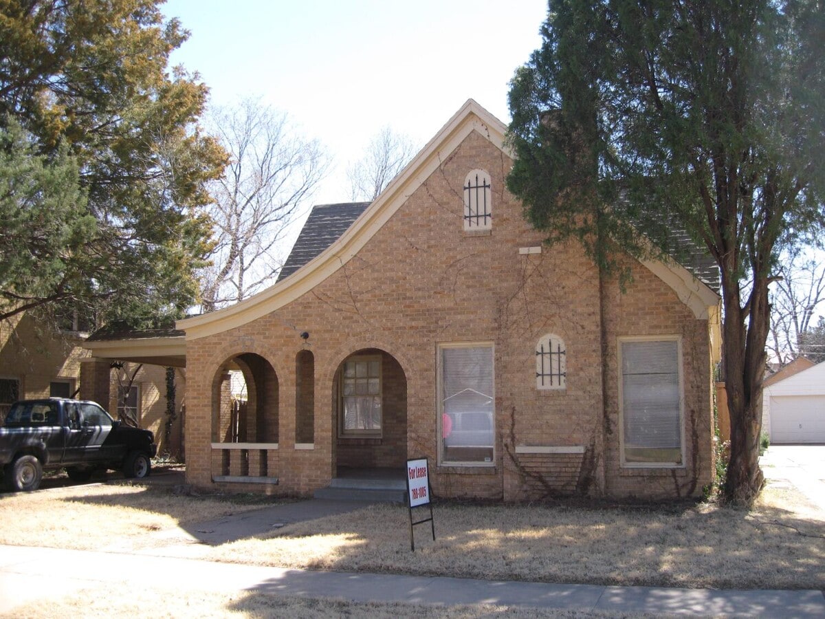 Photo - 2005 16th St