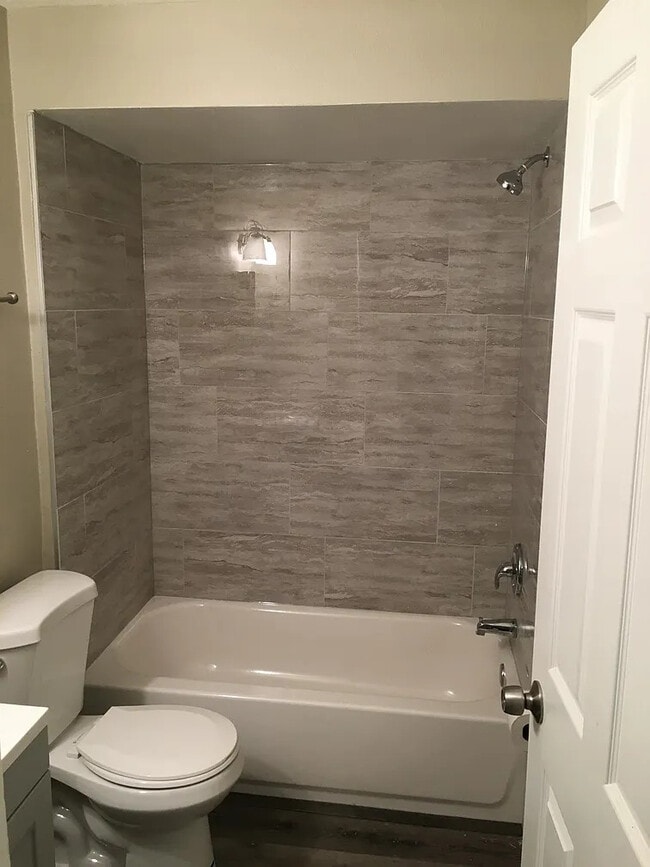 805 10th St SW Unit B