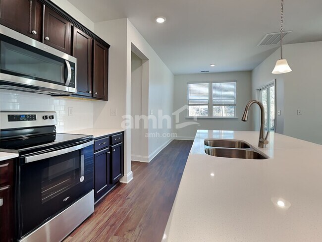 Photo - 623 Rivermist Dr