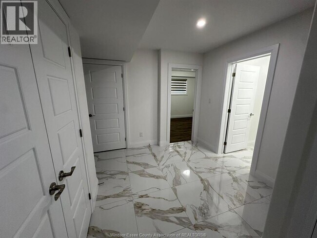 Photo - 2470 Roxborough Blvd