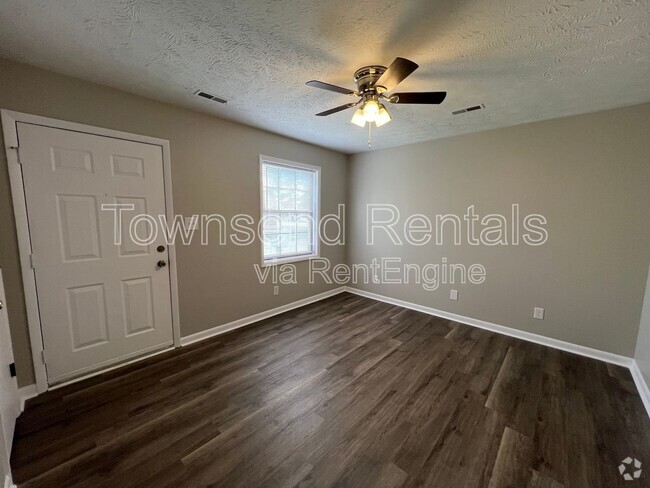 Building Photo - 1437 Ireland Dr Unit C Rental