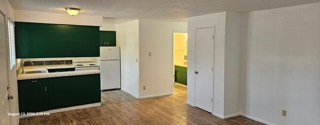 Building Photo - 130 NE 6th St Unit Apt 19