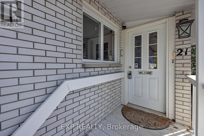 Photo - 21 Southview Crescent