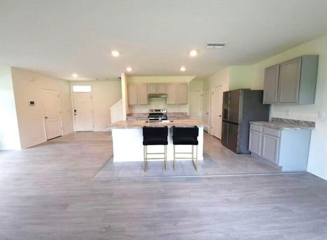 217 Gina Ln