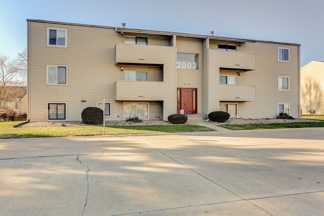 UPDATED 2 BEDROOM CONDO- Available August ... - UPDATED 2 BEDROOM CONDO- Available August ...