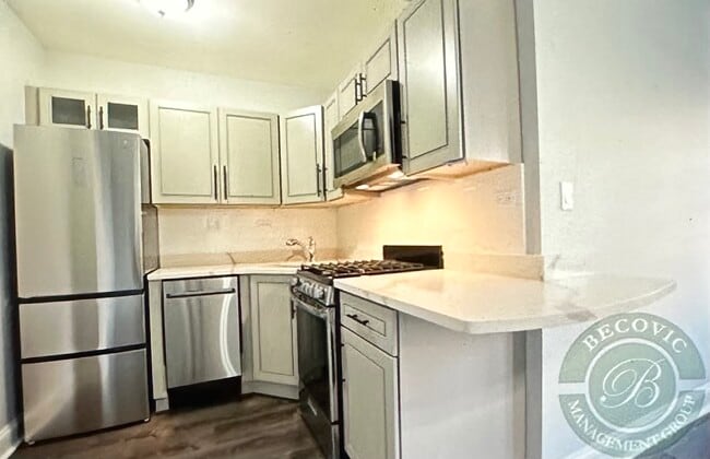 Photo - 1522 W Sherwin Ave