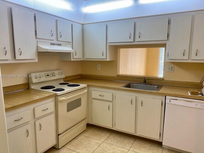 Photo - 1810 SW 81st Ave Unidad 2311