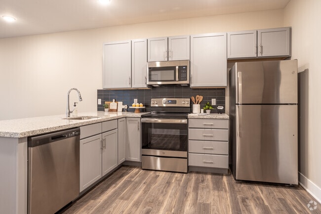 1BR, 1BA - 680SF