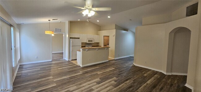 Photo - 3601 57th St W