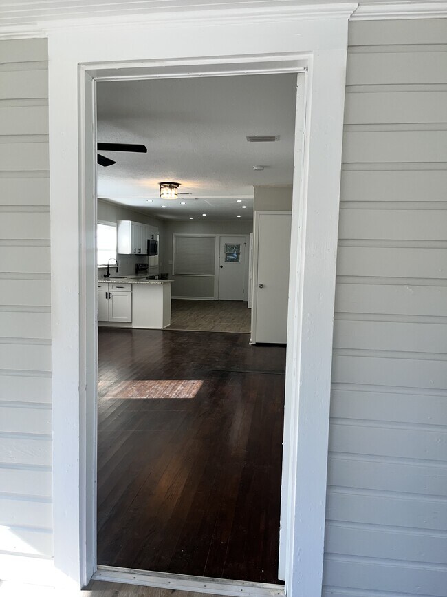 Photo - 1223 Ida St