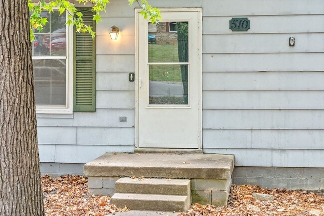 Photo - 3 Bedroom Home on Wooded Lot For Rent!