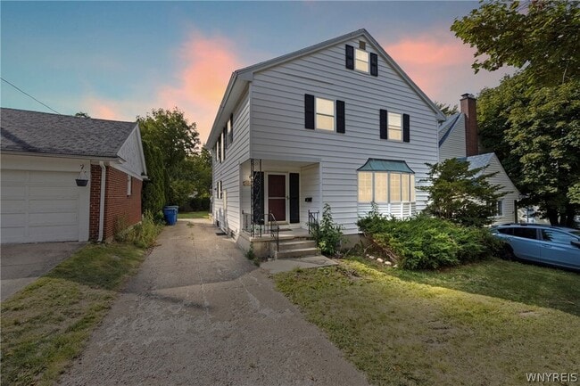 80 Capen Blvd