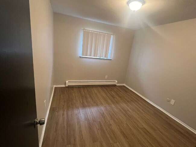 Photo - Roseville 8 Unit Unidad 16577