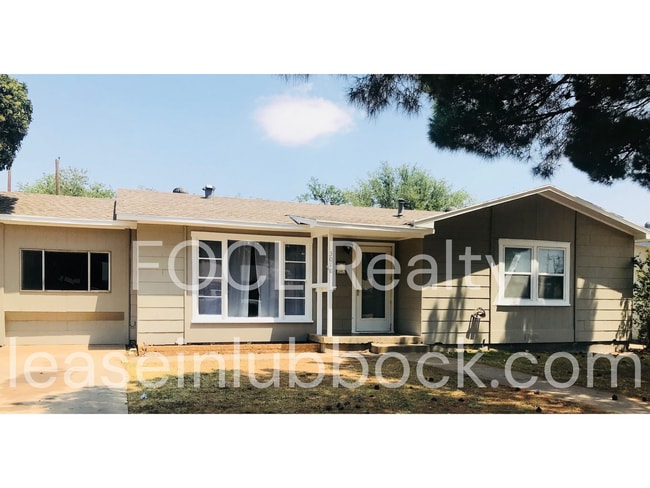 Building Photo - 3018 48th St