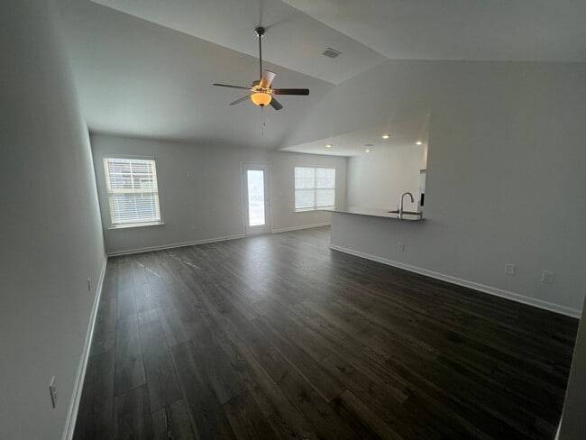 Photo - 23 Country Cir