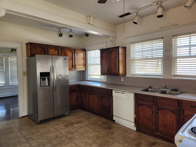 Photo - 529 10th Ct S