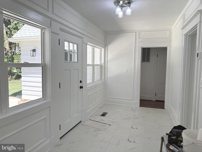 Building Photo - 5426 McKinley St Rental