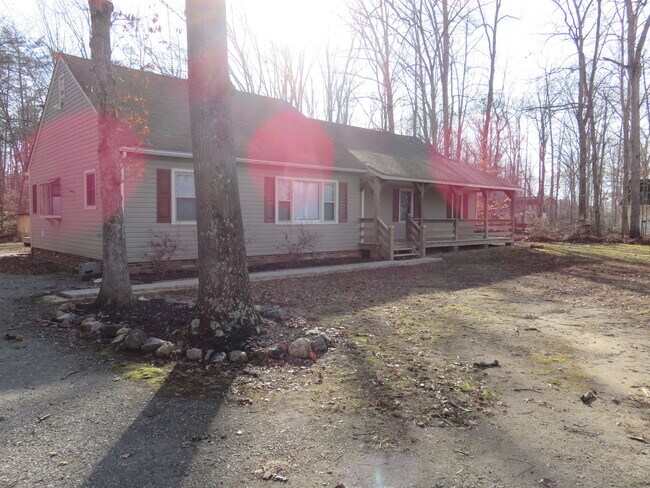 Photo - 4261 Old Buckingham Rd