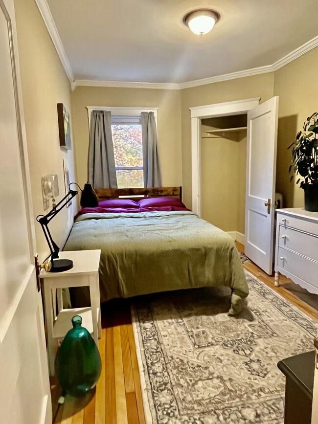 Building Photo - 868 Broadway Unit Move in Ready 1 Bedroom