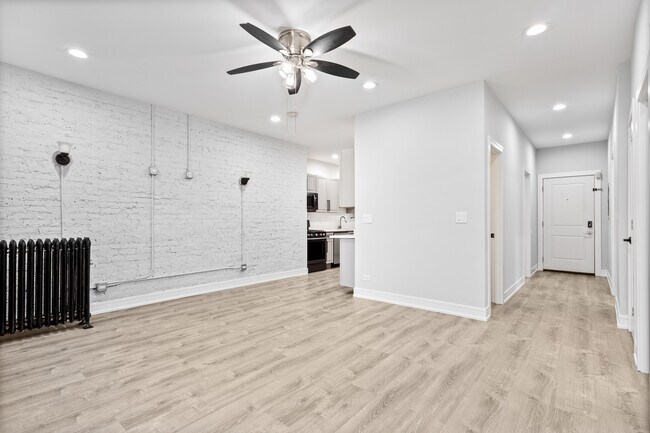 Photo - 1066 W Glenlake Ave Unit 1