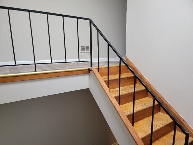 Photo - 830 W Pratt St