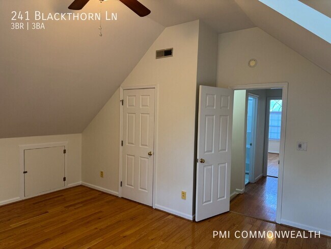 241 Blackthorn Ln