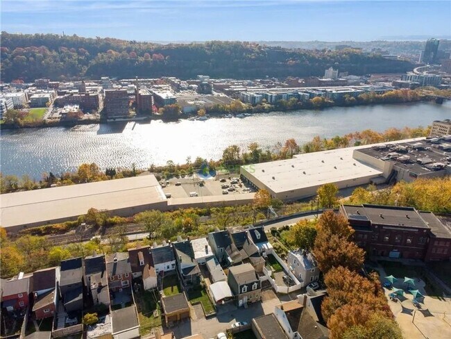 Photo - Charming 2-Bedroom Pittsburgh Home with Hardwood Floors, Central Air & Private Deck