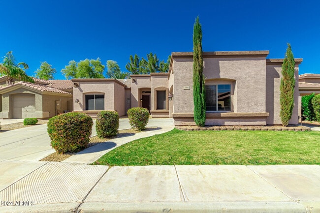 Building Photo - 756 W Citrus Way