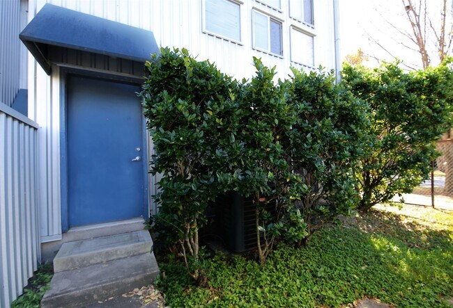 Photo - 2819 Crawford St