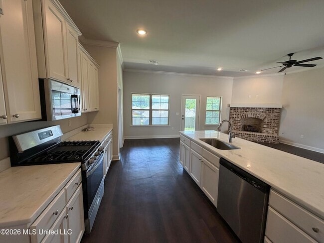 Photo - 464 Silver Hill Dr