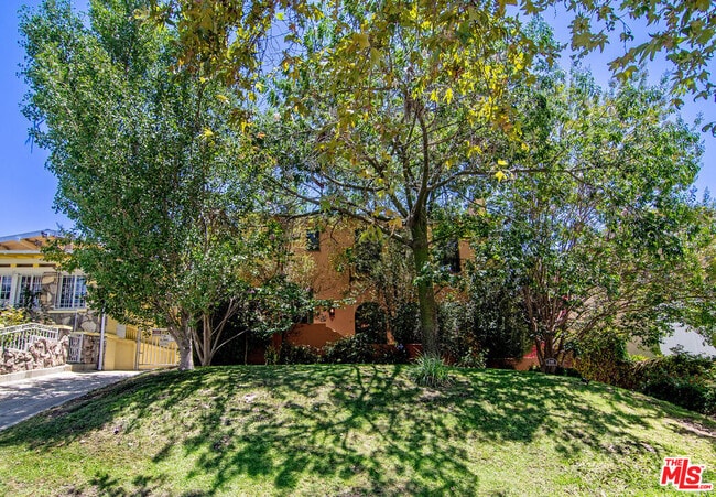 130 Catalina St
