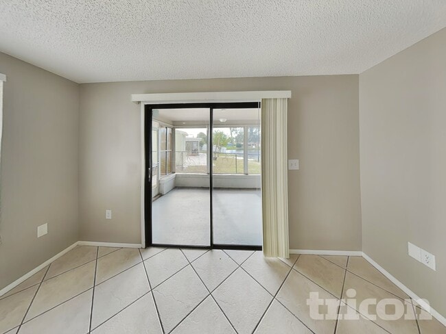 Photo - 6101 37th Ave W