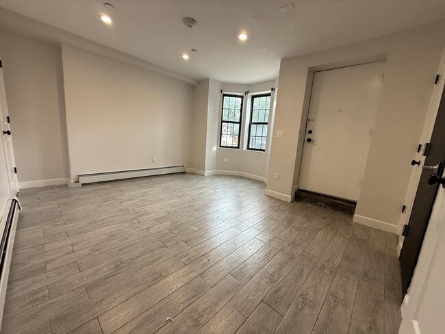 Building Photo - 52 Yonkers Ave