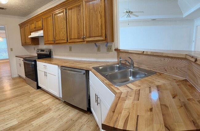 Photo - 1040 Sunny Field Ct NE