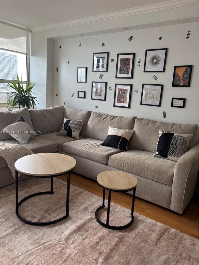 Photo - 600 NE 36th St Unidad 1917