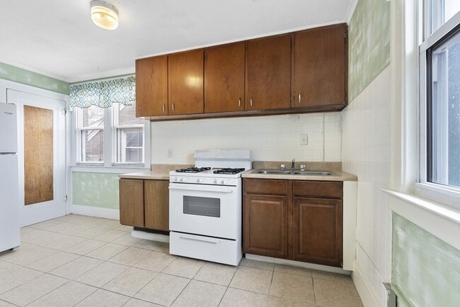 Photo - 152 Ford Ave