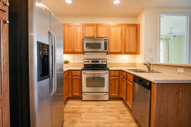 Photo - 1020 E Longport Cir