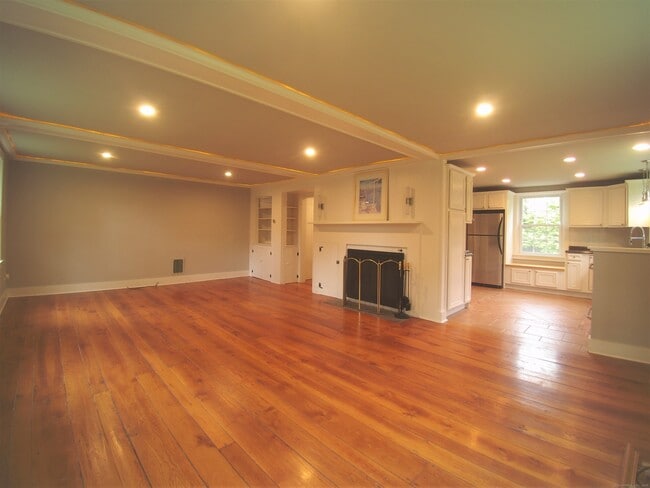 Building Photo - 243 Highland Ave