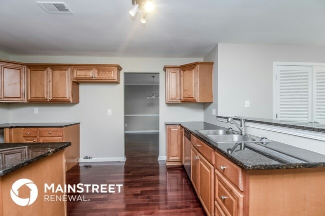 Photo - 6627 Shapiro Ct