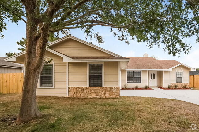 Building Photo - 8245 Hamden Cir W Rental