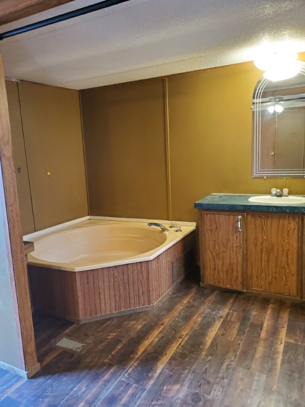 Photo - 415 Mooney St