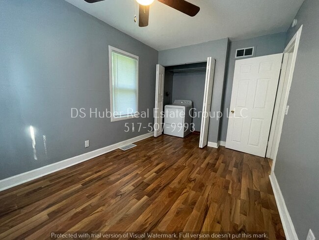 Photo - 1621 Roselawn Ave