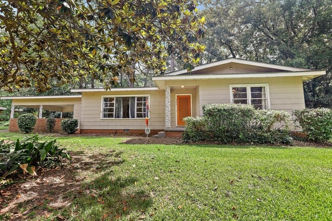 Building Photo - 3 bedroom, 2 bathroom in Northeast Jackson!