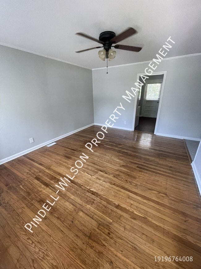 Photo - 2221 Bernard St